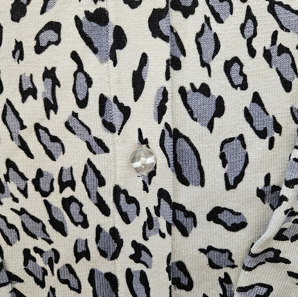 NWT - Silk Nylon Blend Dialogue Animal Print Cardigan - Size XL - Picture 2 of 8